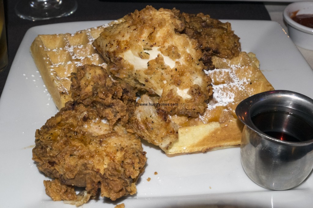 Fried chicken with waffles 