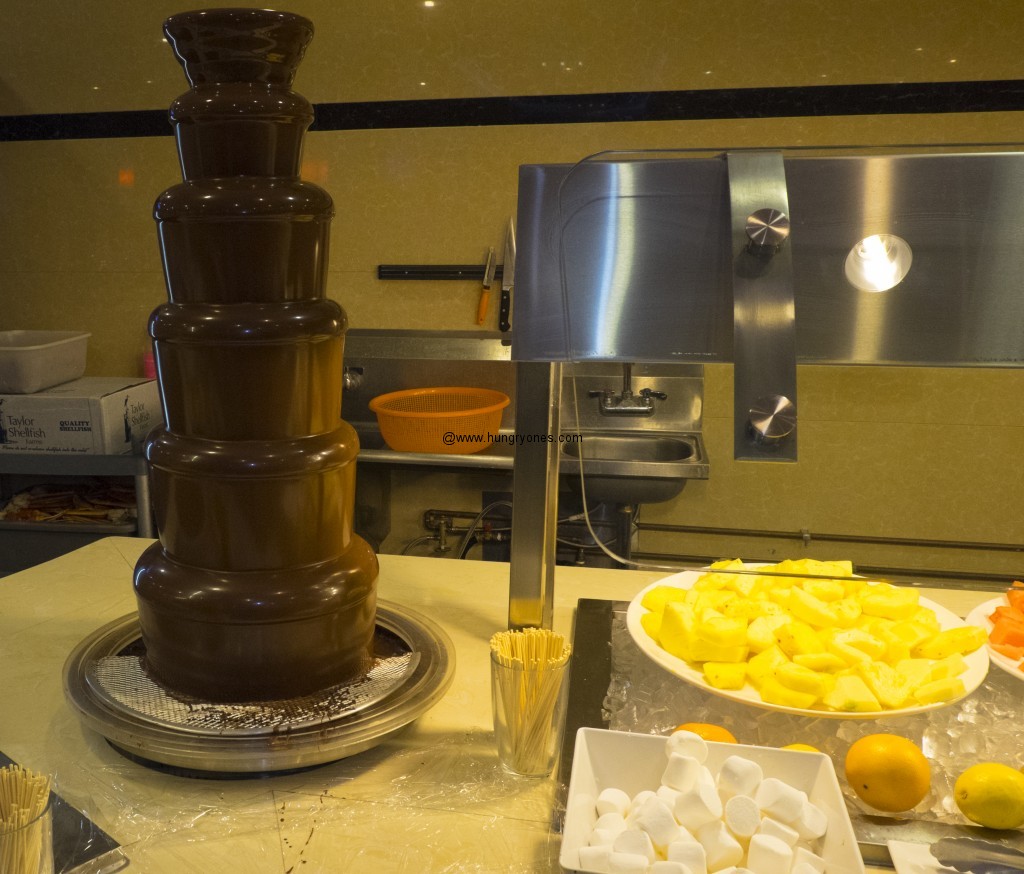 Chocolate fountain