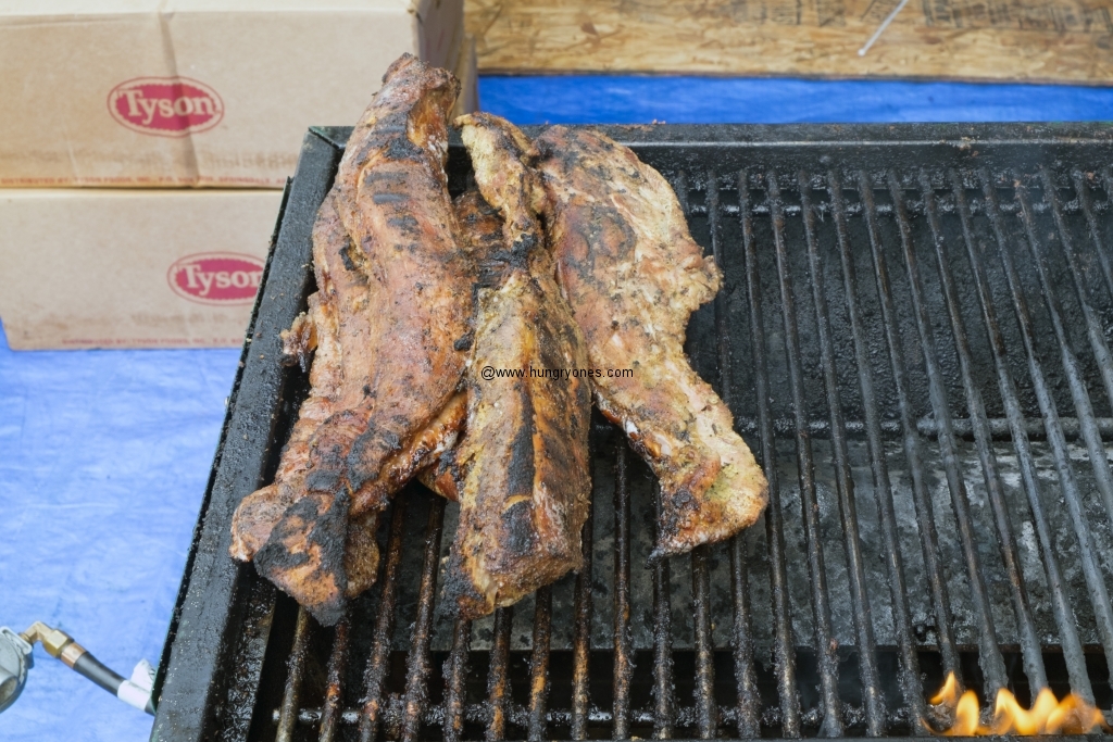 Grilling pork ribs