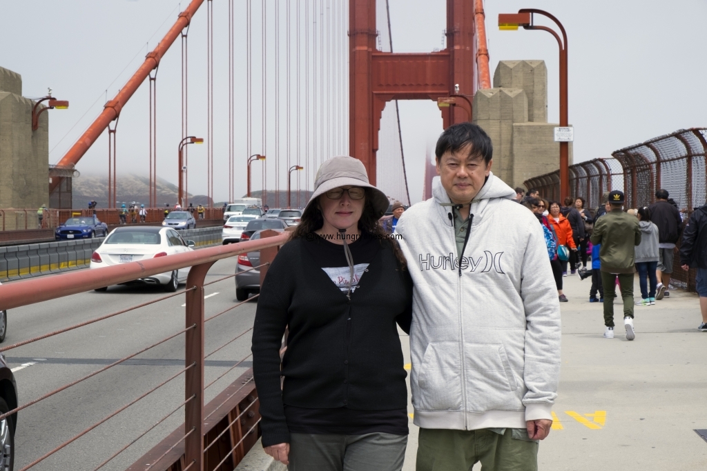 Hungryones visit the Golden Gate bridge.